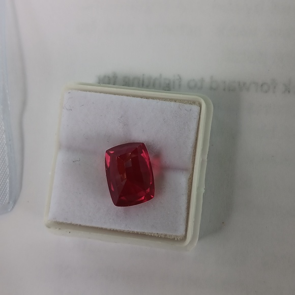 7.50 CT Cushion Cut Transparent Red Ruby - Picture 3 of 4